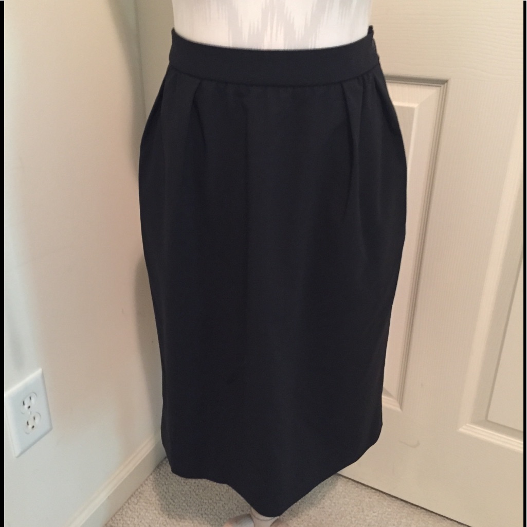 Yves Saint Laurent Nwt Skirt Size 42 Black $680